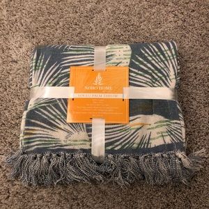 Beachly Palm Throw Noho Home